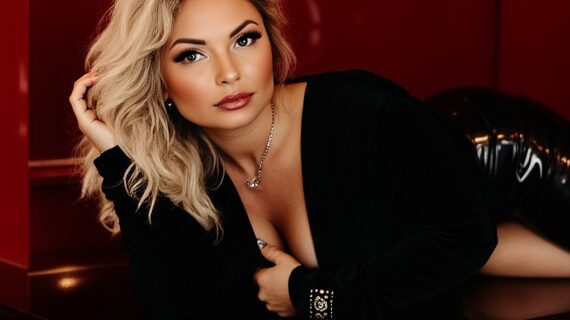 bizarrlady-latex-diva-camellia